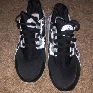 Kids Nike’s Huarache